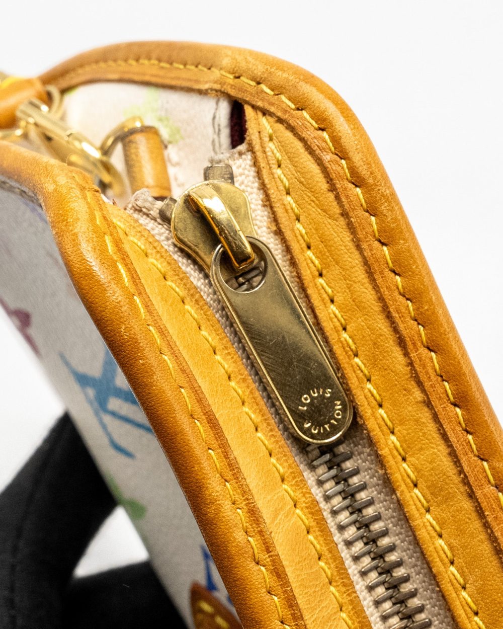 AAA Replica Louis Vuitton LV VINTAGE SHIRLEY CLUTCH MULTICOLOUR MONOGRAM CANVAS WHITE GHW