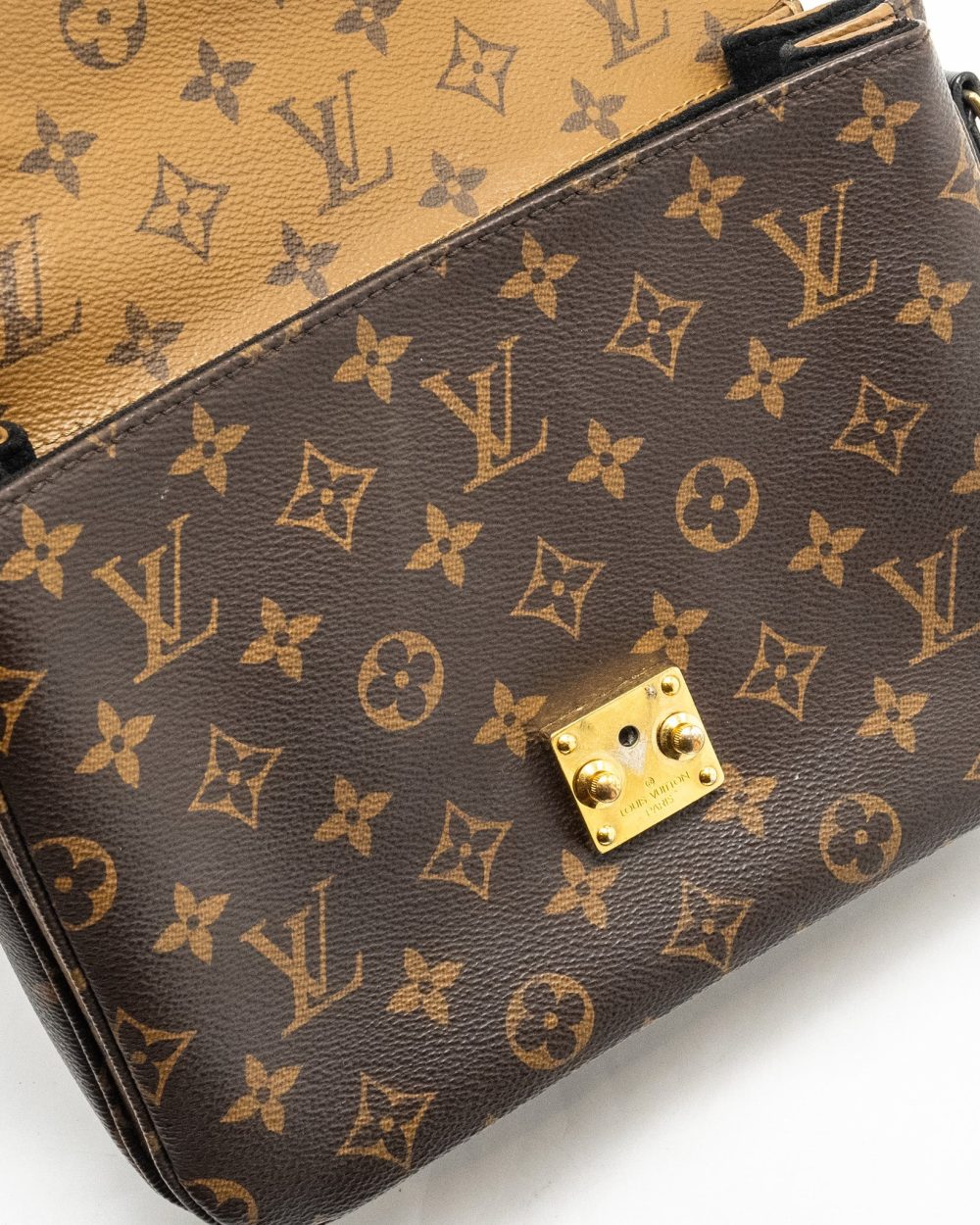 AAA Replica Louis Vuitton LV POCHETTE MÉTIS MONOGRAM REVERSE CANVAS GHW