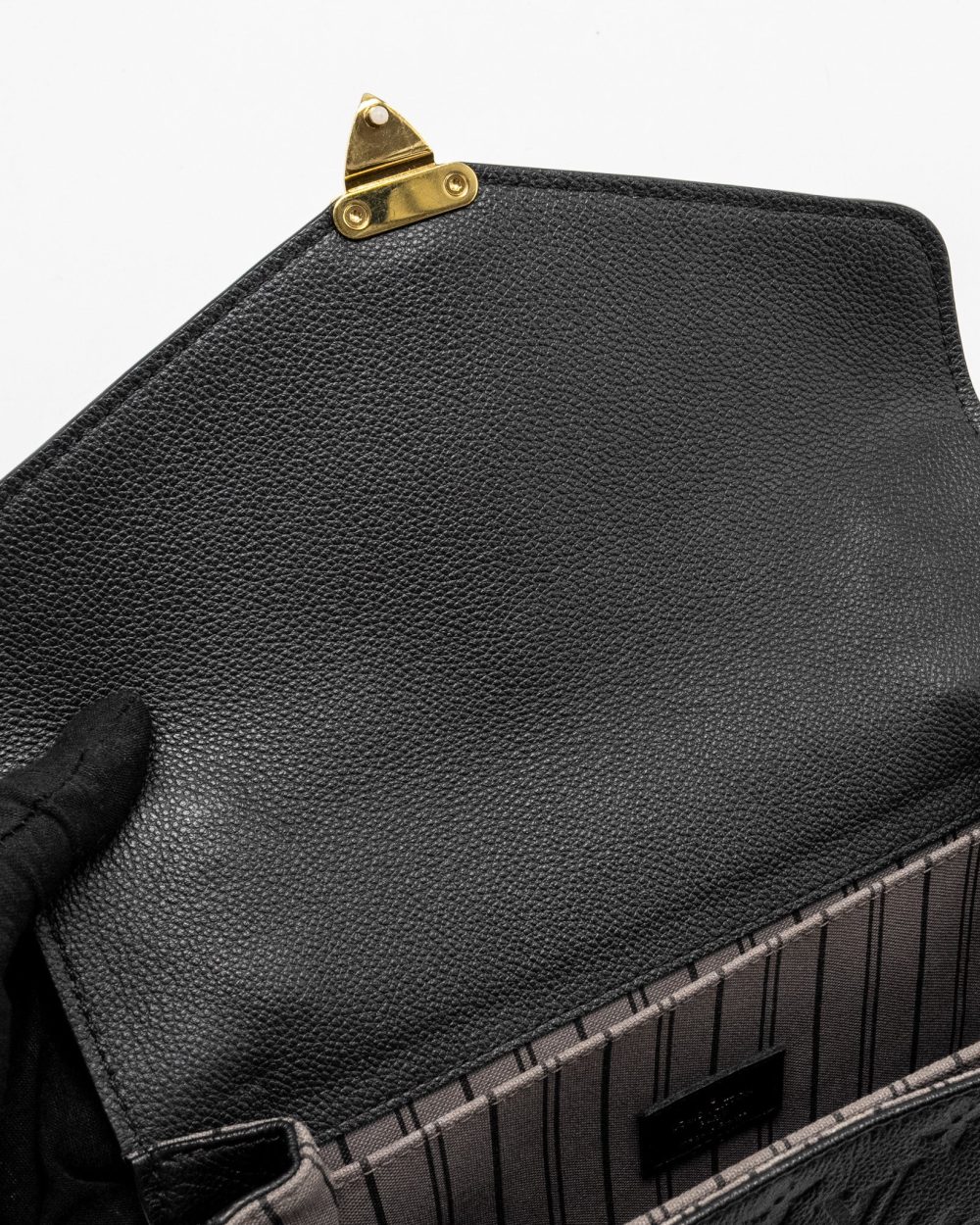 AAA Replica Louis Vuitton LV POCHETTE METIS MONOGRAM EMPREINTE BLACK GHW