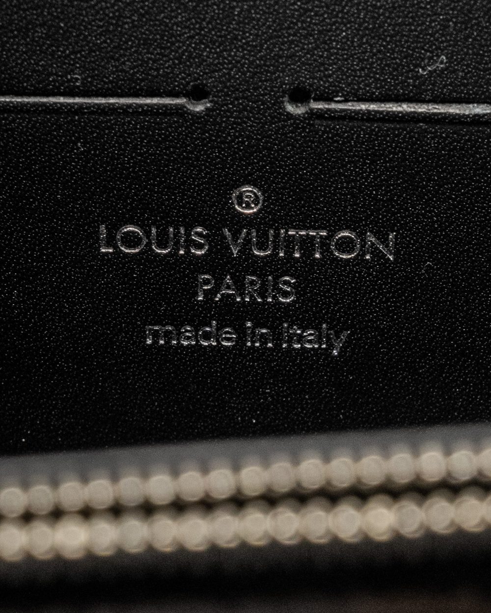 AAA Replica Louis Vuitton LV WILD AT HEART TWIST WALLET ON CHAIN CALFSKIN/MONOGRAM CANVAS MULTICOLOLUR BLACK/SLIVER HARDWARE