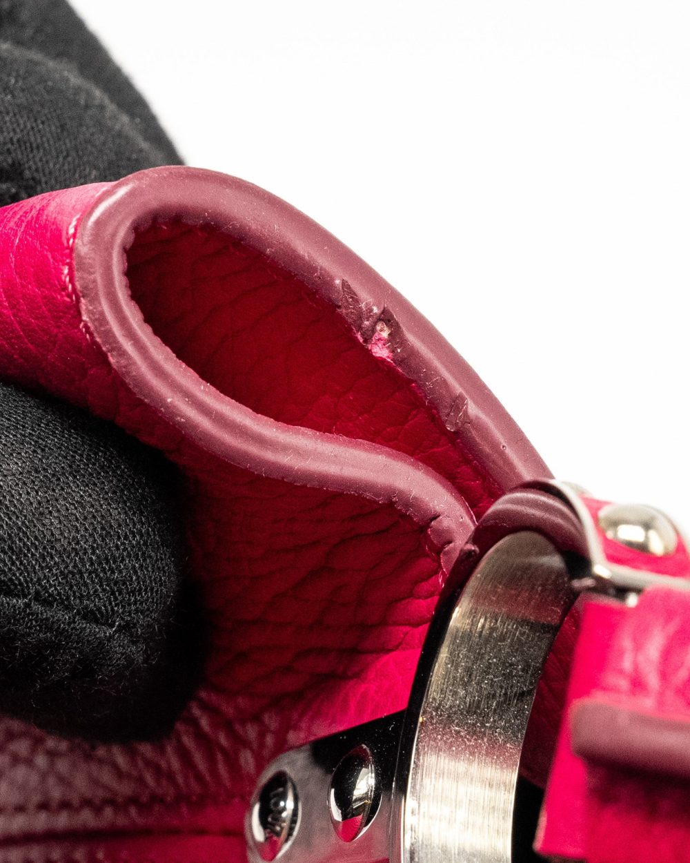 AAA Replica Louis Vuitton LV CAPUCINES TAURILLON HOT PINK SHW