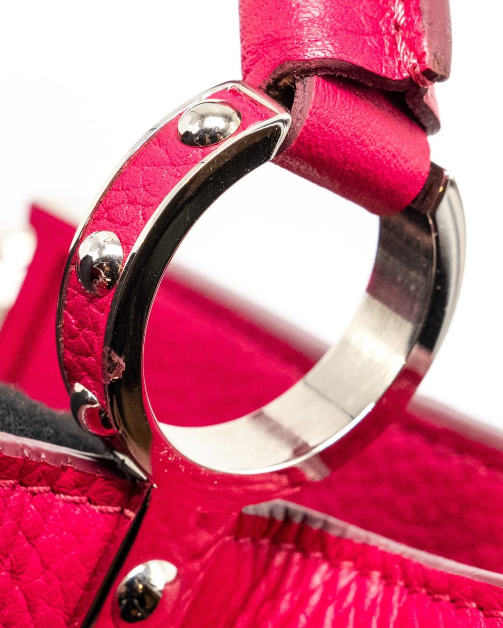 AAA Replica Louis Vuitton LV CAPUCINES TAURILLON HOT PINK SHW